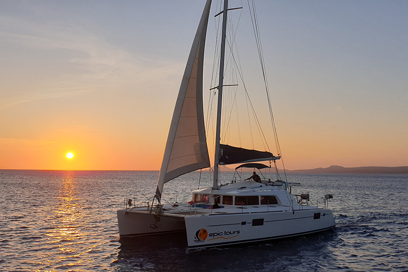 Chill and Grill Trip Catamarran Bonaire - vacaystore.com