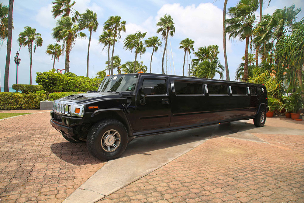 HUMMER LIMO Aruba - vacaystore.com