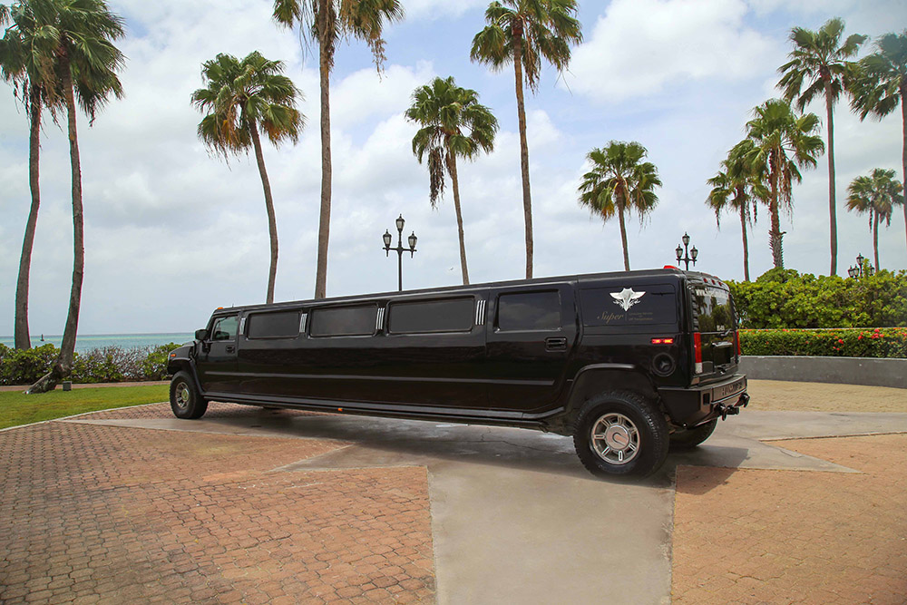 HUMMER LIMO Aruba - vacaystore.com